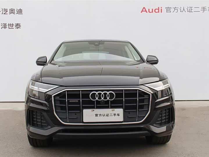 Фото 4 - Audi Q8