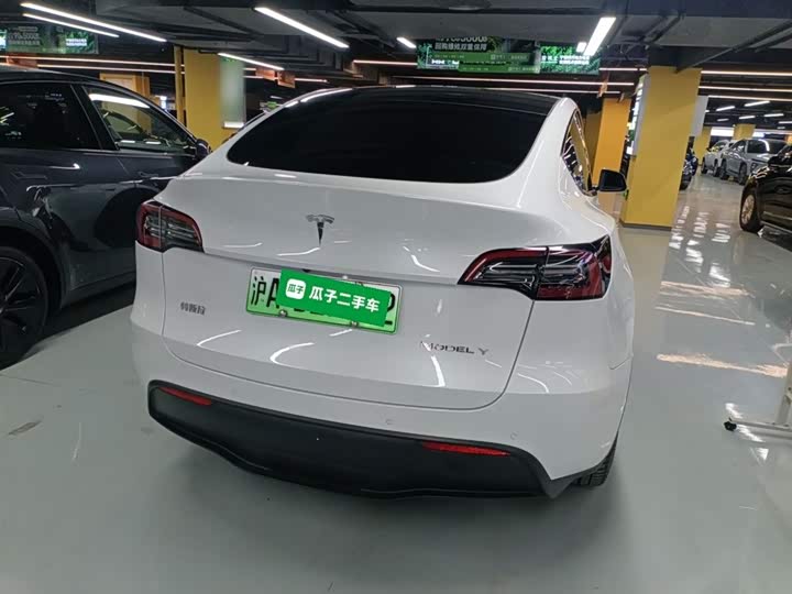 Фото 6 - Tesla Model Y