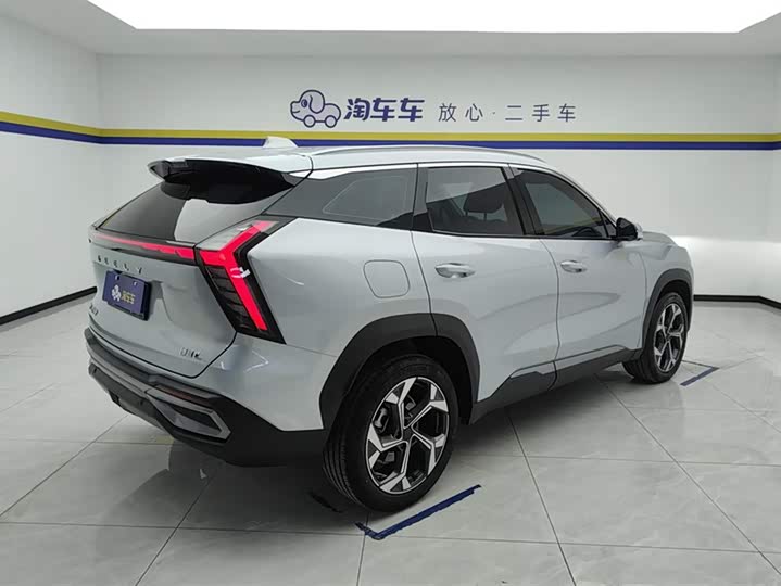 Фото 3 - Geely Atlas L