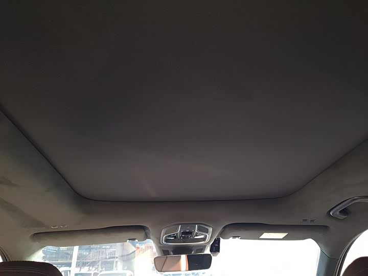 Фото 18 - Geely Monjaro