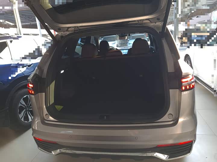 Фото 19 - Geely Monjaro