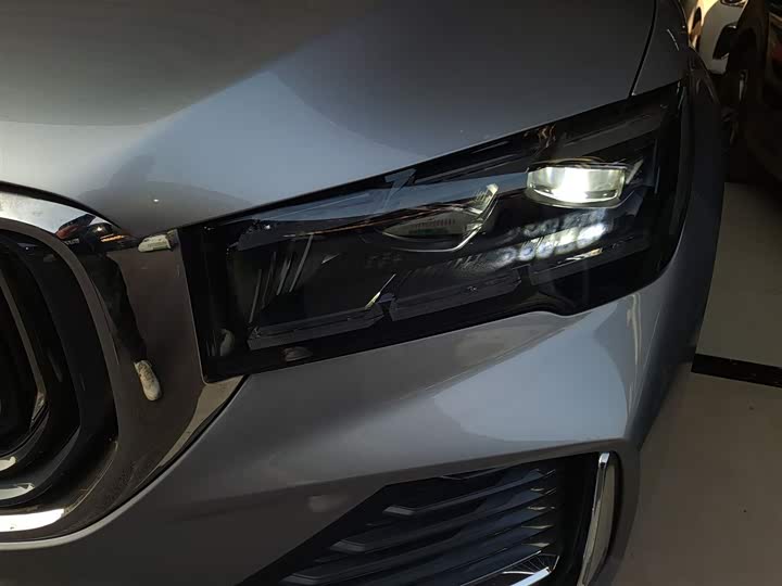 Фото 24 - Geely Monjaro