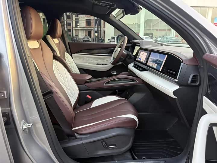 Фото 25 - Geely Monjaro