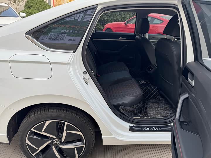 Фото 12 - Volkswagen Lavida