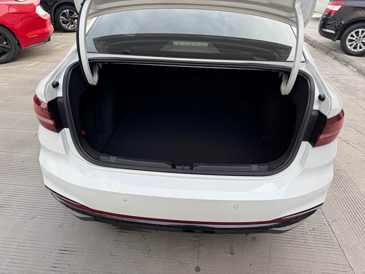 Фото 13 - Volkswagen Lavida