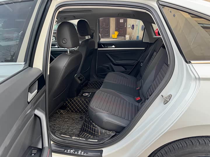 Фото 3 - Volkswagen Lavida