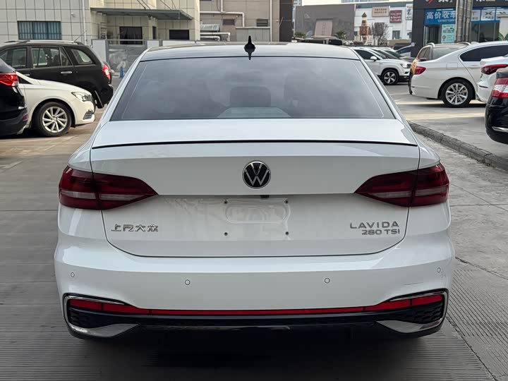 Фото 9 - Volkswagen Lavida