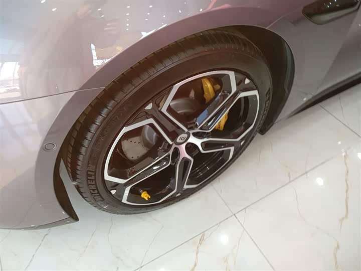 Фото 23 - Xiaomi SU7