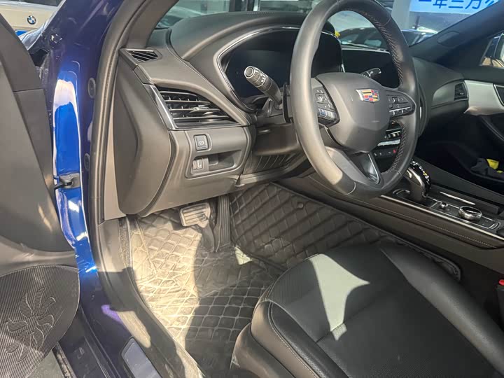 Фото 12 - Cadillac CT5