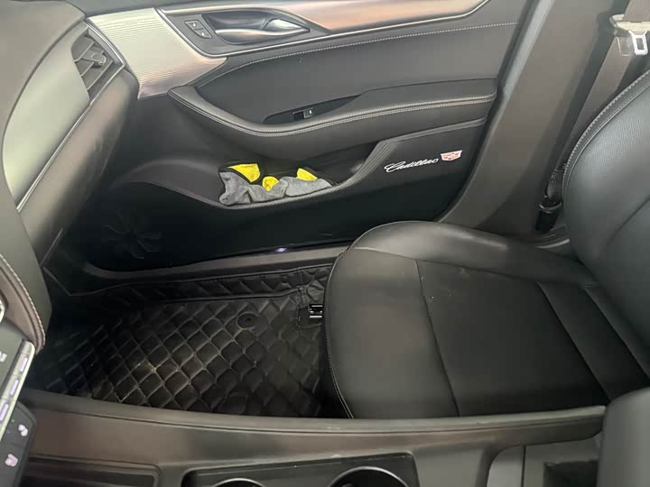 Фото 8 - Cadillac CT5