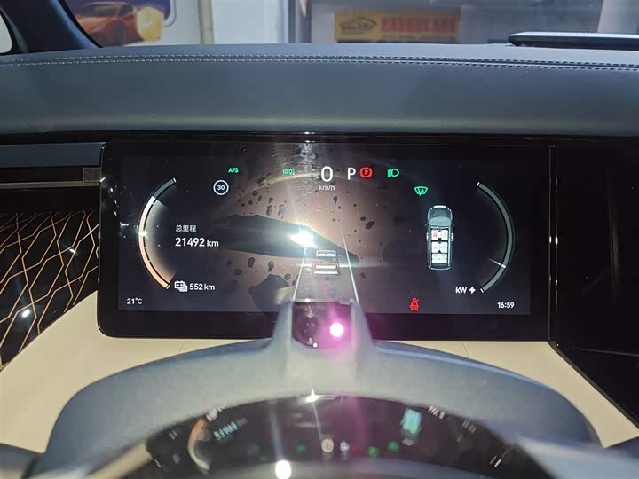 Фото 12 - Zeekr 009