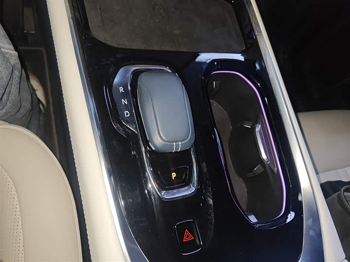 Фото 14 - Zeekr 009