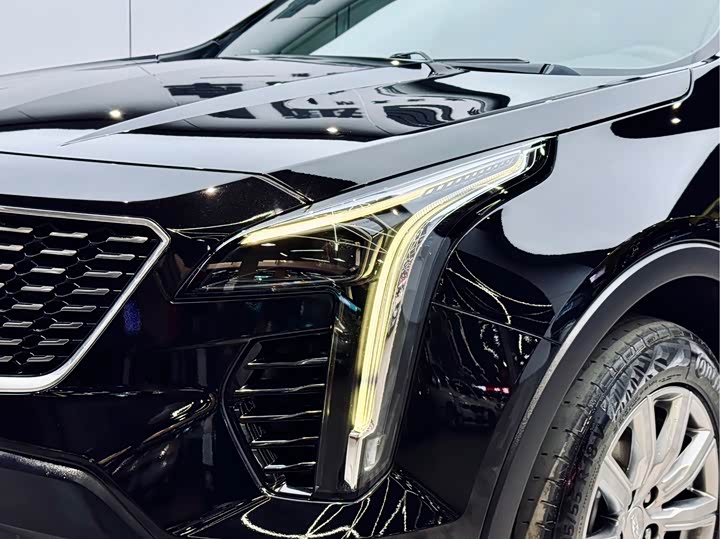 Фото 6 - Cadillac XT4