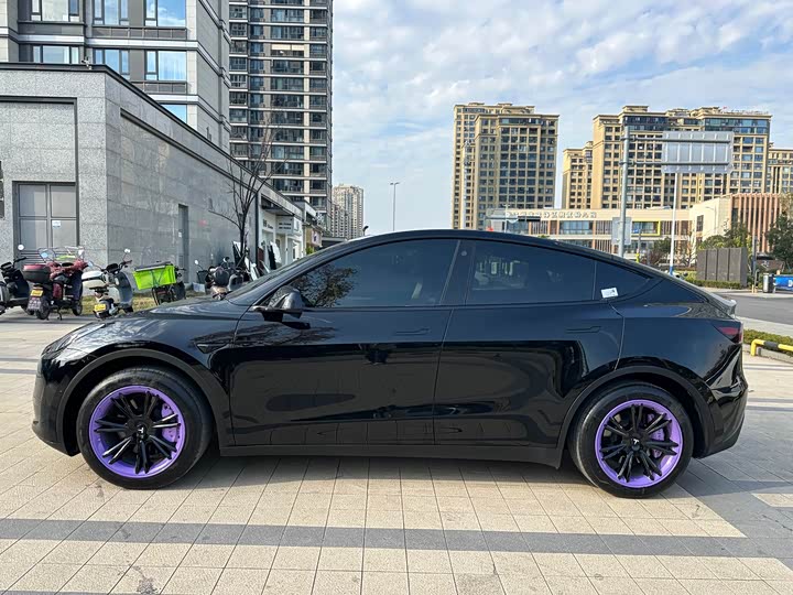 Фото 10 - Tesla Model Y