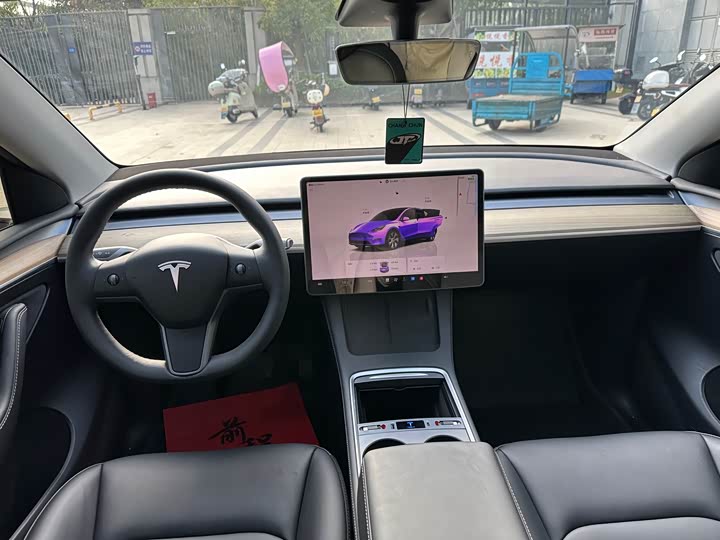 Фото 6 - Tesla Model Y