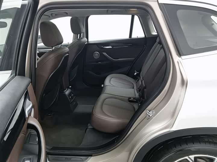 Фото 15 - BMW X1