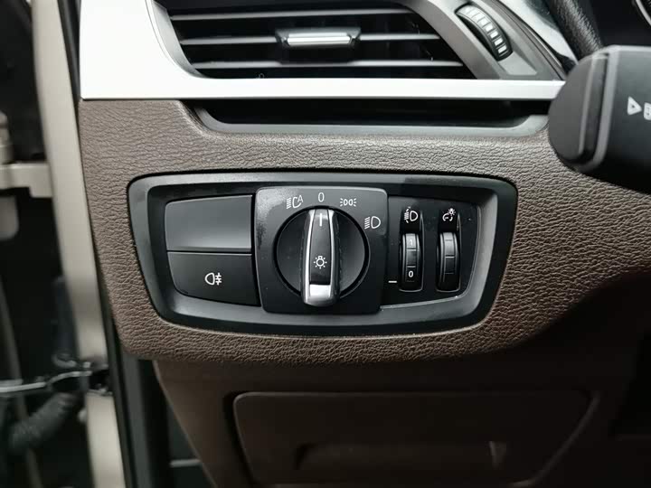 Фото 21 - BMW X1