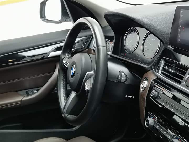 Фото 22 - BMW X1