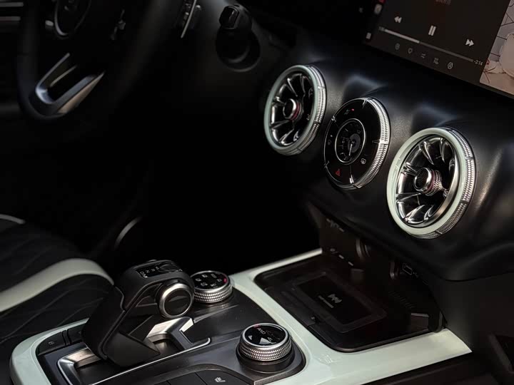 Фото 7 - Tank 300