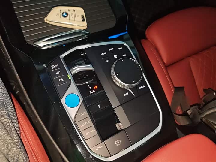 Фото 14 - BMW iX3