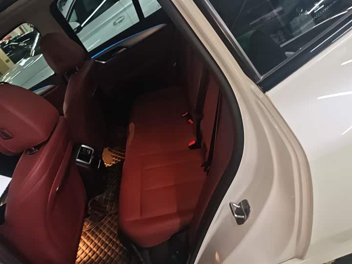 Фото 17 - BMW iX3