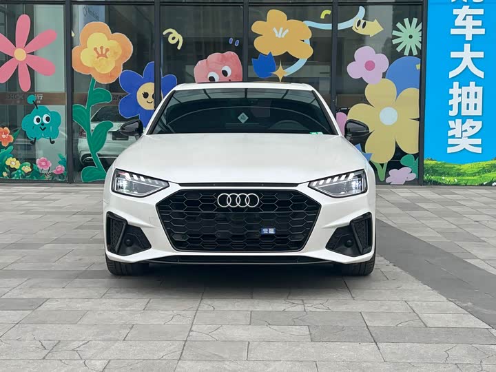 Фото 2 - Audi A4L