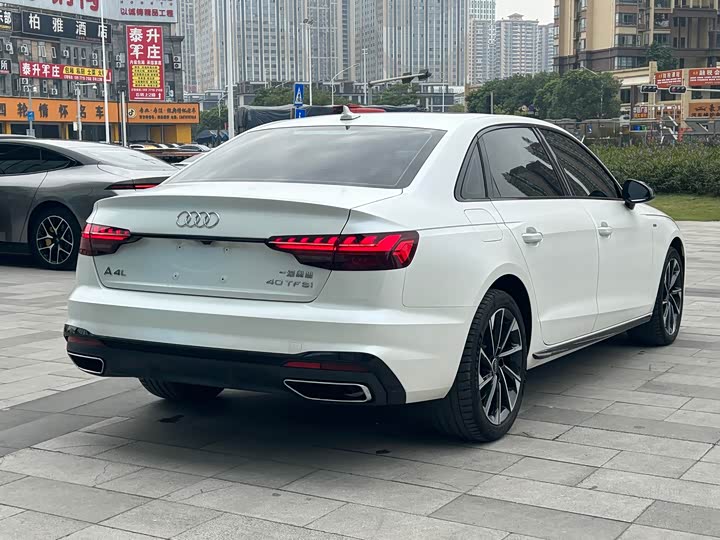 Фото 5 - Audi A4L