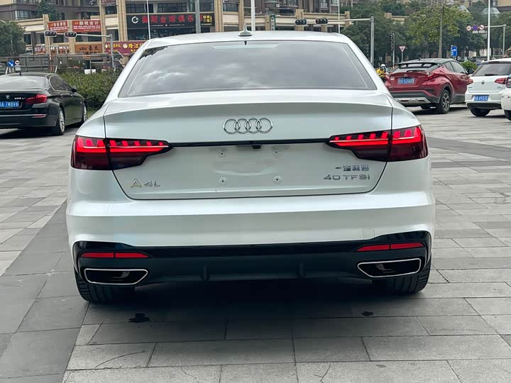 Фото 6 - Audi A4L