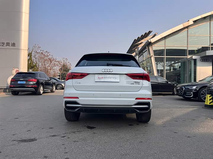 Фото 4 - Audi Q3