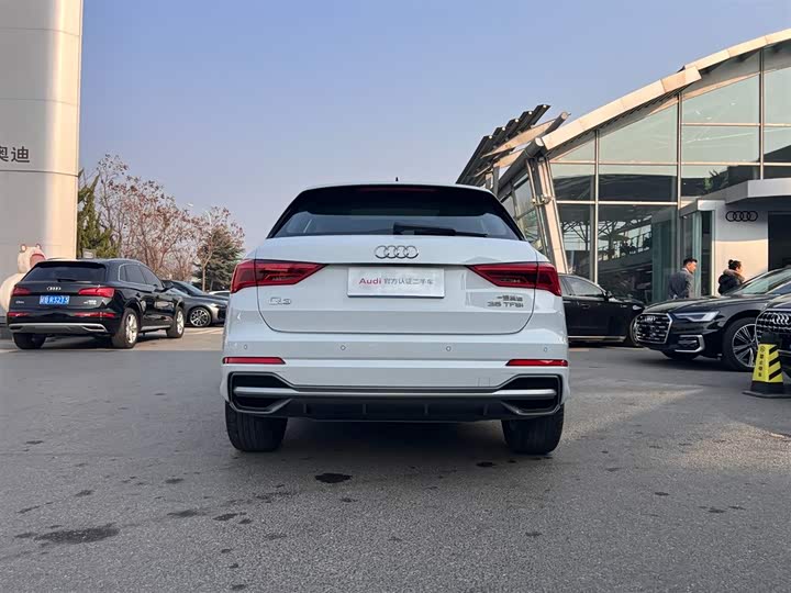 Фото 8 - Audi Q3