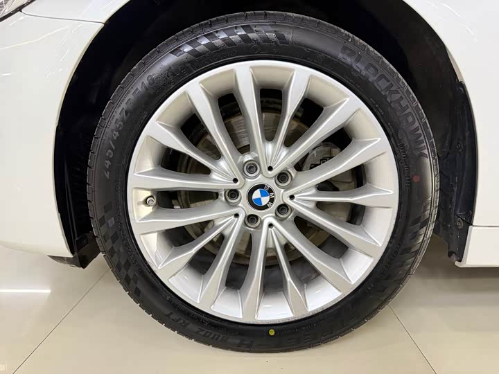 Фото 5 - BMW 5 Series