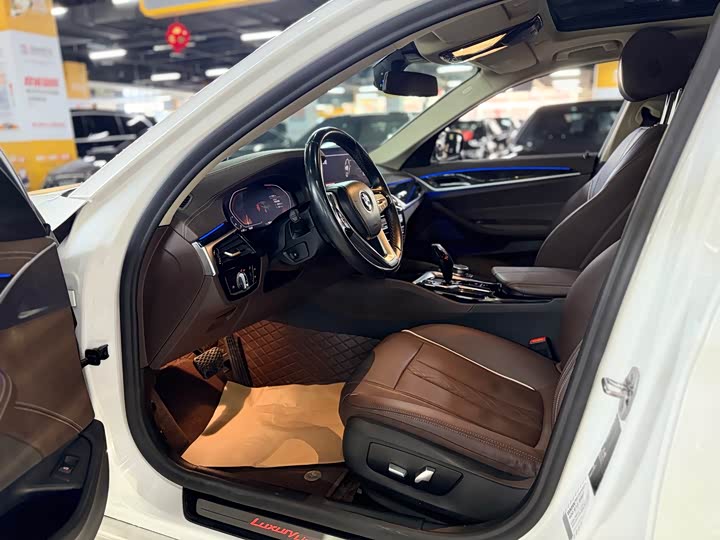 Фото 6 - BMW 5 Series