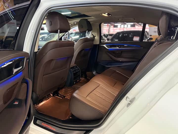 Фото 9 - BMW 5 Series