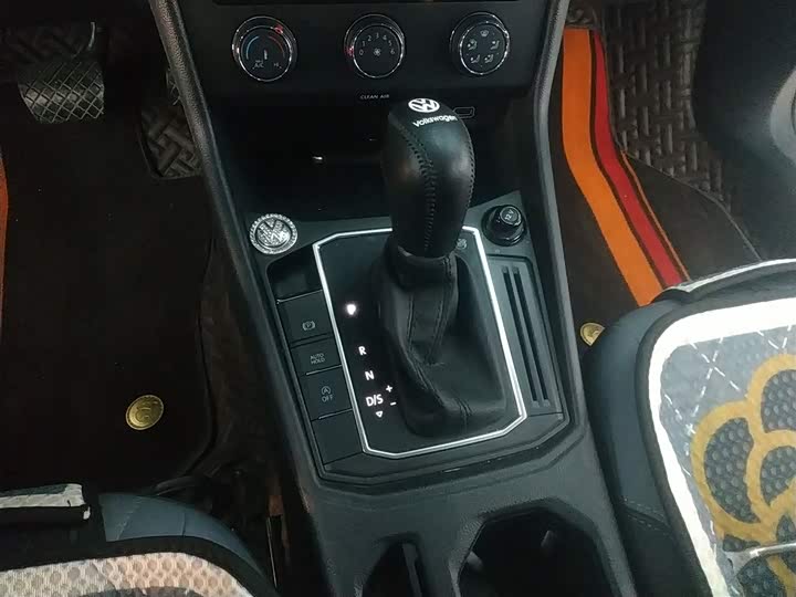 Фото 14 - Volkswagen Lavida