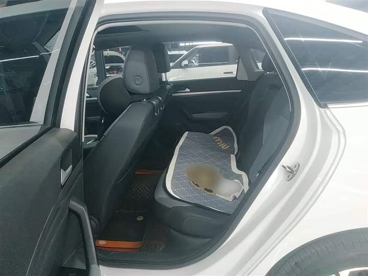 Фото 17 - Volkswagen Lavida