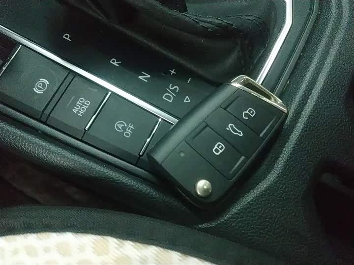 Фото 9 - Volkswagen Lavida