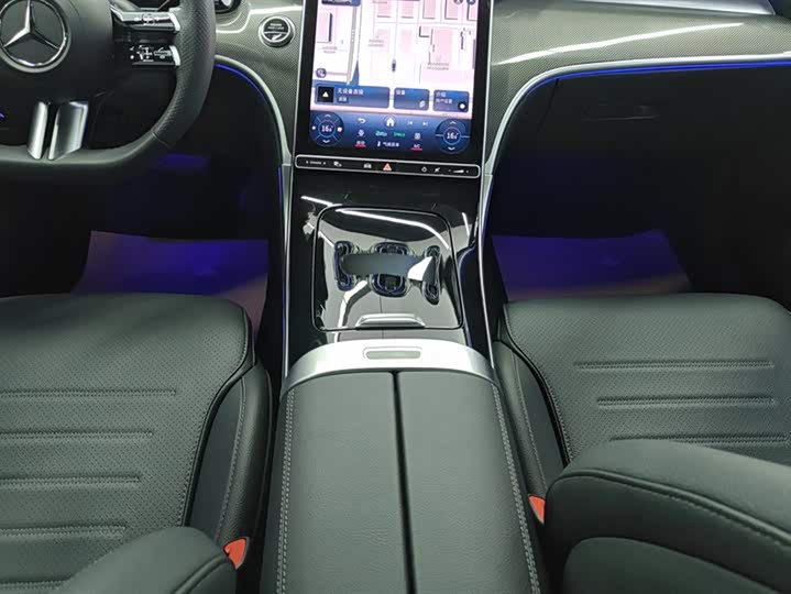 Фото 16 - Mercedes-Benz C-Class