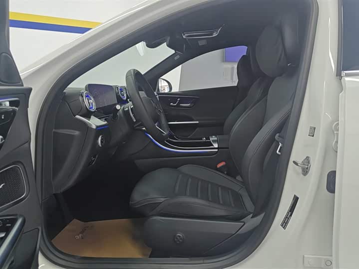 Фото 9 - Mercedes-Benz C-Class