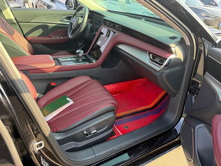 Фото 11 - Hongqi H5