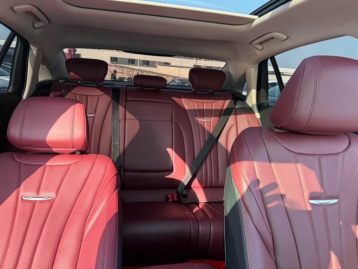 Фото 13 - Hongqi H5