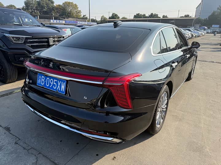 Фото 16 - Hongqi H5