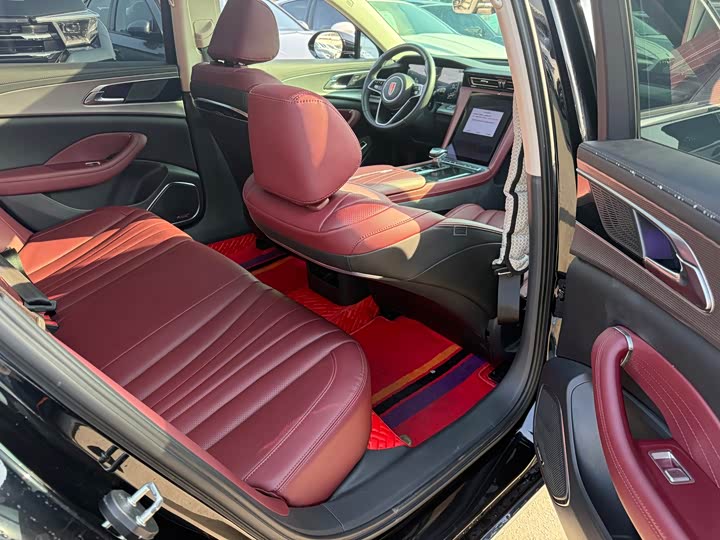 Фото 8 - Hongqi H5