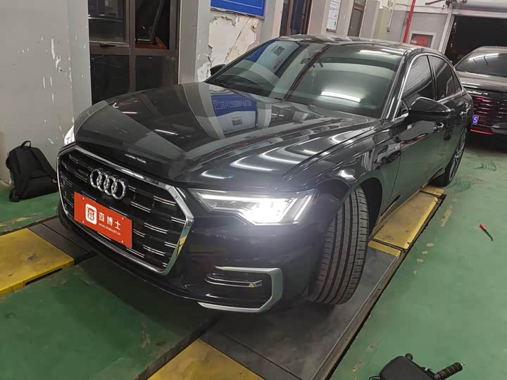 Фото 5 - Audi A6L