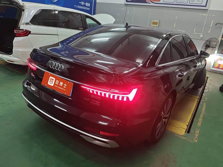 Фото 6 - Audi A6L