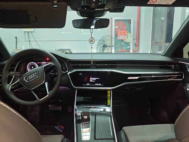 Фото 7 - Audi A6L