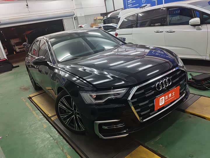 Фото 9 - Audi A6L