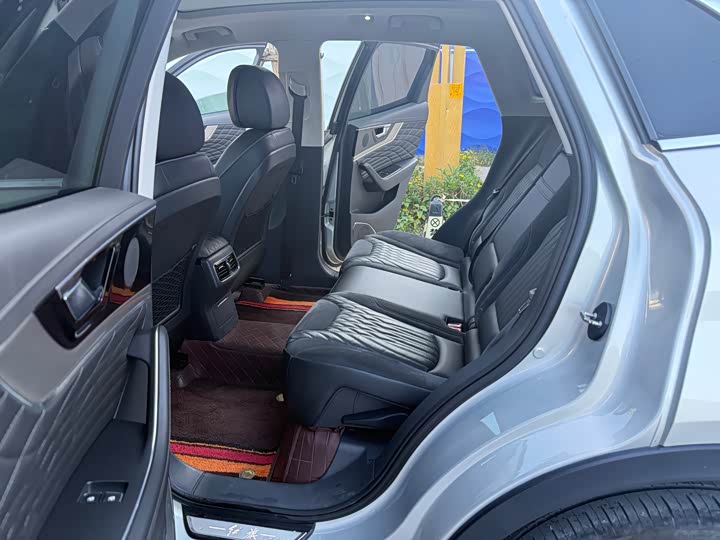 Фото 5 - Hongqi HS5