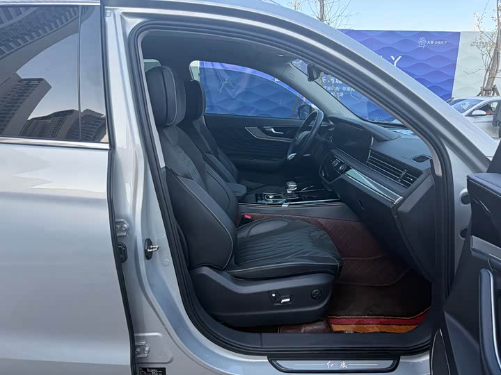 Фото 7 - Hongqi HS5