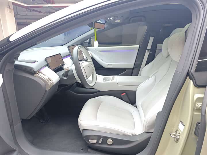 Фото 11 - XPeng F57