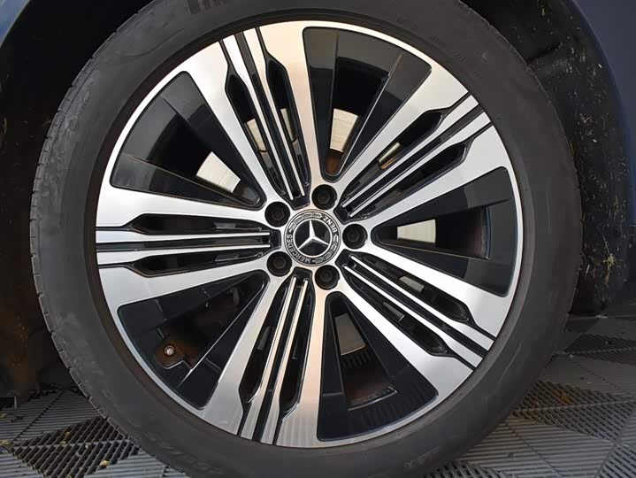 Фото 12 - Mercedes-Benz EQS